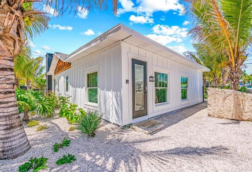 מוטל Pelican Post At Anna Maria Island Inn