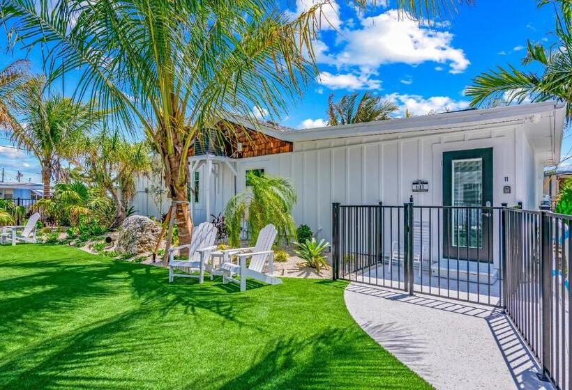 فندق على الطريق Pelican Post At Anna Maria Island Inn