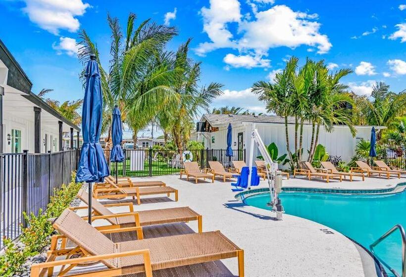 מוטל Pelican Post At Anna Maria Island Inn