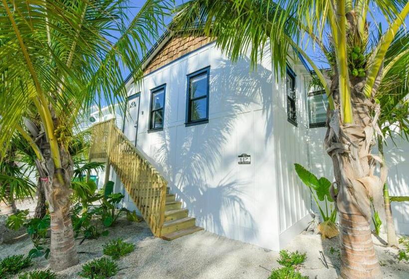 מוטל Pelican Post At Anna Maria Island Inn