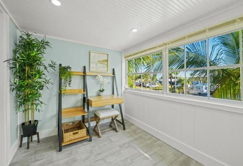 מוטל Pelican Post At Anna Maria Island Inn