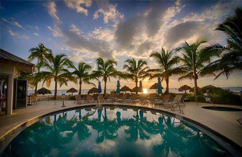 Naples Beach Hotel And Golf Club