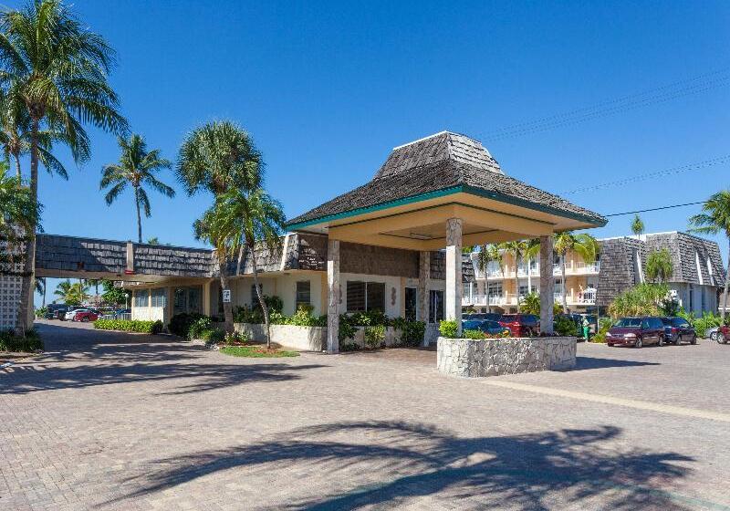 Outrigger Beach Resort