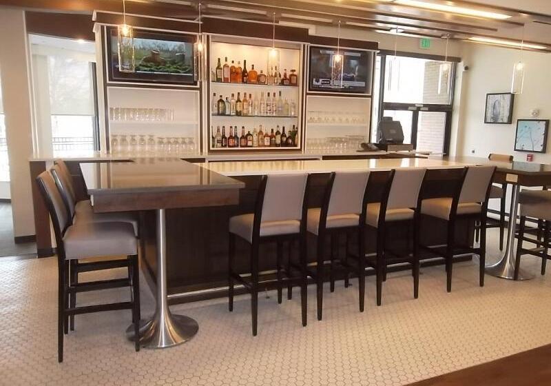 ホテル Holiday Inn Greensboro Coliseum, An Ihg