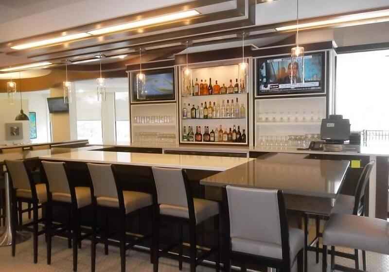 ホテル Holiday Inn Greensboro Coliseum, An Ihg