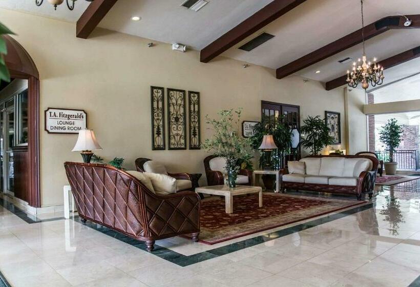 Quality Inn And Suites Golf Resort