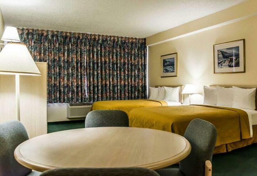 Quality Inn And Suites Golf Resort