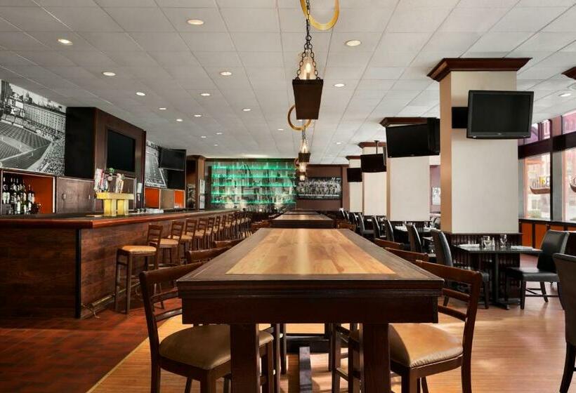 בית מלון כפרי Radisson  Baltimore Downtowninner Harbor