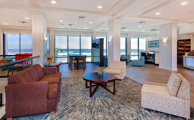 منتجع Holiday Inn Express & Suites Oceanfront Daytona Beach Shores, An Ihg