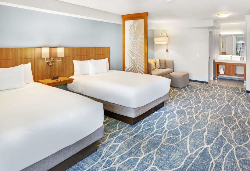Курорт Hyatt Place Waikiki Beach