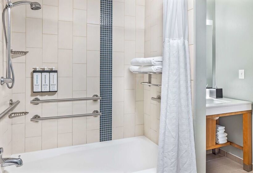 Курорт Hyatt Place Waikiki Beach