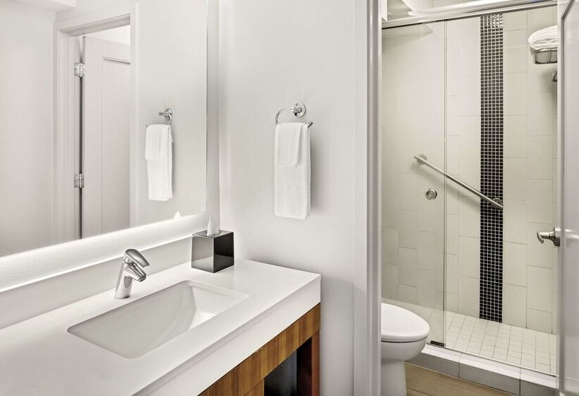 Курорт Hyatt Place Waikiki Beach