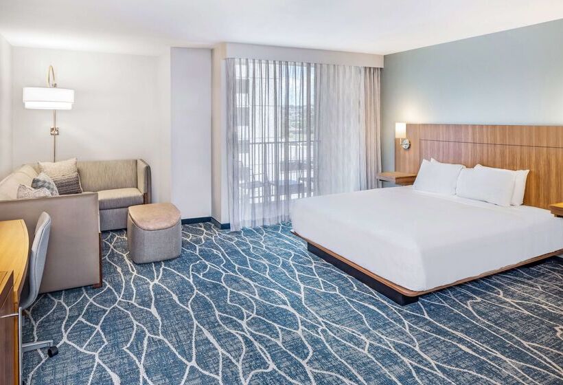 Курорт Hyatt Place Waikiki Beach