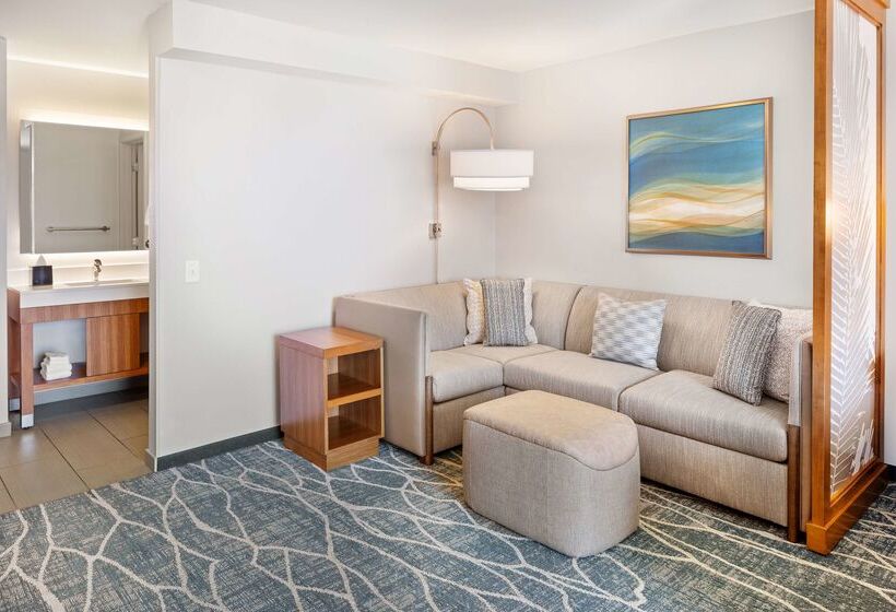 Курорт Hyatt Place Waikiki Beach