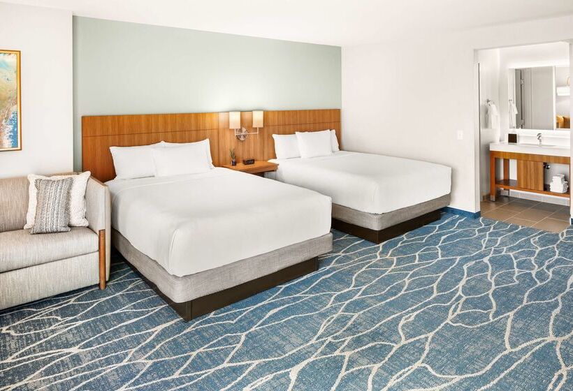 Курорт Hyatt Place Waikiki Beach