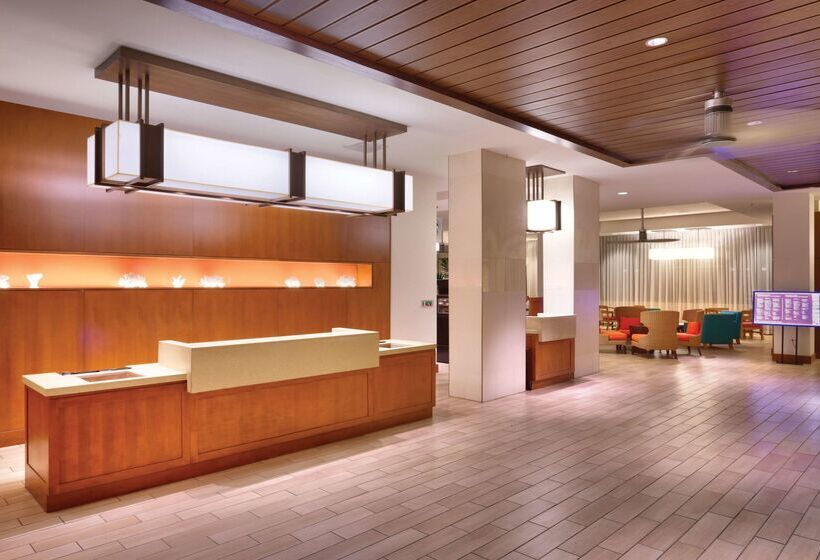 Курорт Hyatt Place Waikiki Beach