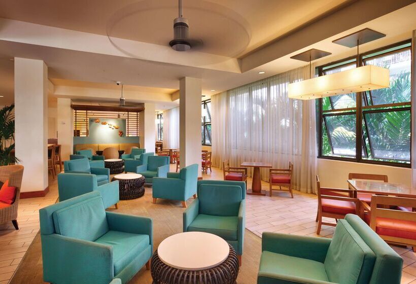 Курорт Hyatt Place Waikiki Beach