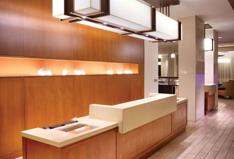 Курорт Hyatt Place Waikiki Beach