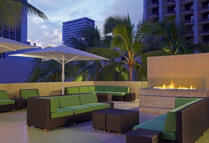 Курорт Hyatt Place Waikiki Beach