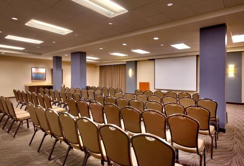 Курорт Hyatt Place Waikiki Beach