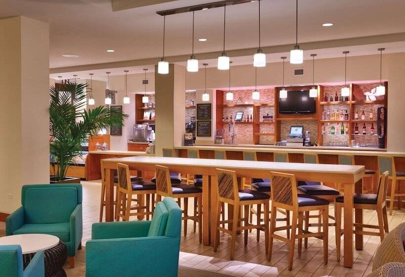 Курорт Hyatt Place Waikiki Beach