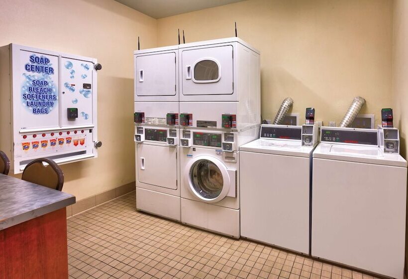 Курорт Hyatt Place Waikiki Beach