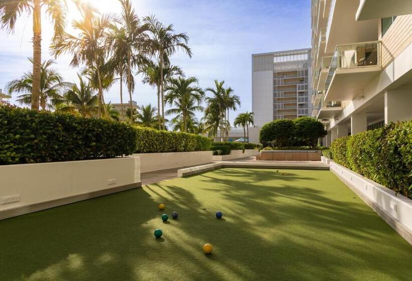 منتجع Marriott's Crystal Shores