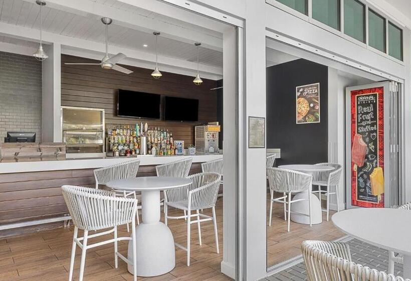 منتجع Marriott's Crystal Shores