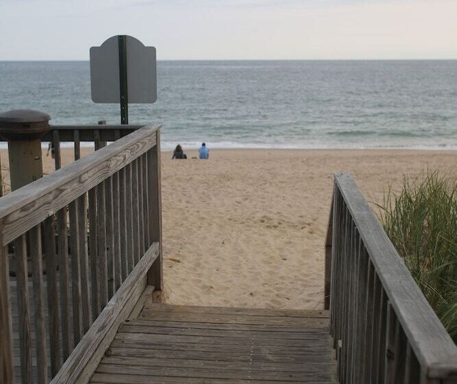 منتجع Montauk Blue