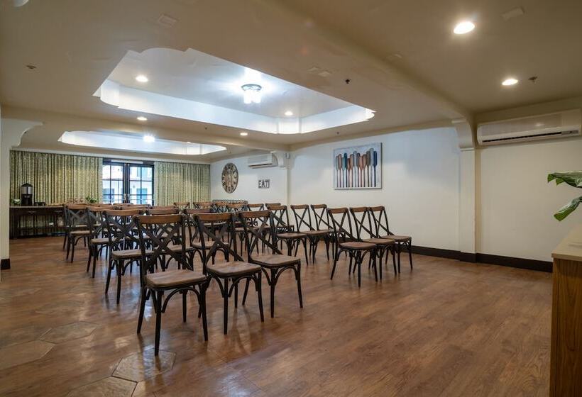 אתר נופש Oxford Suites Pismo Beach