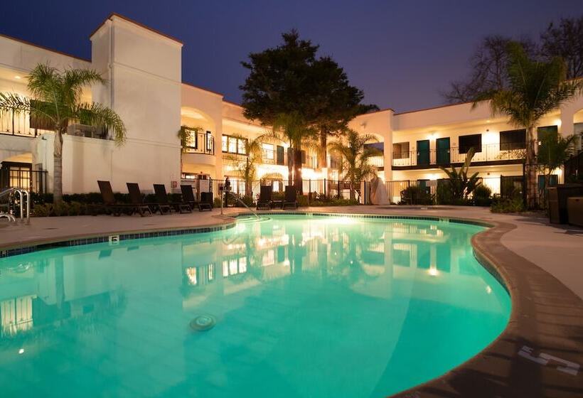 אתר נופש Oxford Suites Pismo Beach