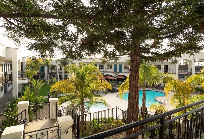 אתר נופש Oxford Suites Pismo Beach