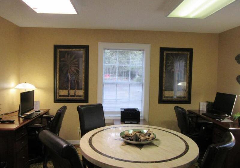 منتجع Palmera Inn And Suites