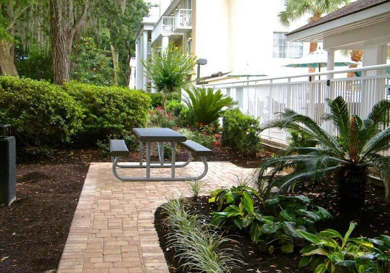 منتجع Palmera Inn And Suites