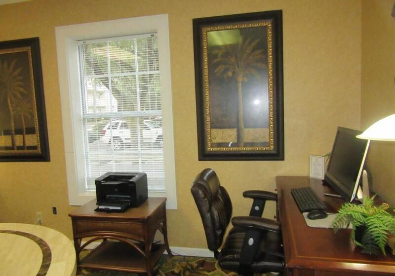 منتجع Palmera Inn And Suites