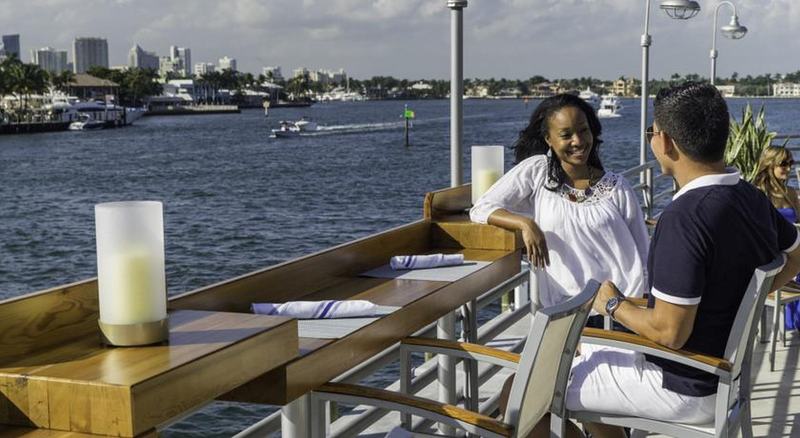 渡假胜地 Pier 66 Hotel & Marina