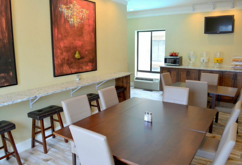 Отель Stratford Court