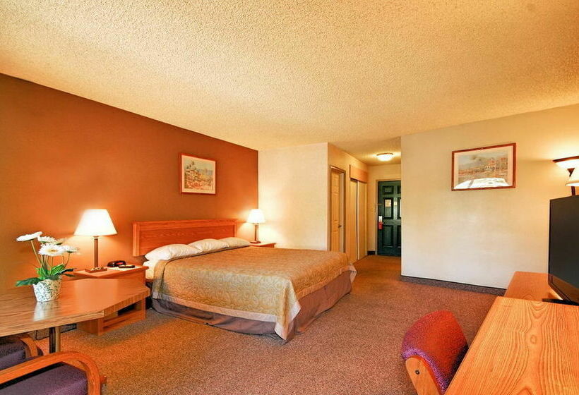 فندق على الطريق Super 8 By Wyndham Long Beach