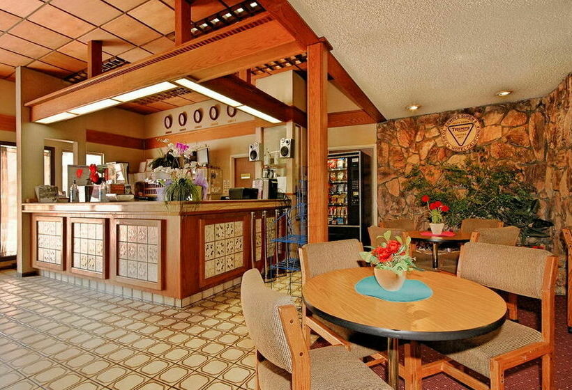 فندق على الطريق Super 8 By Wyndham Long Beach