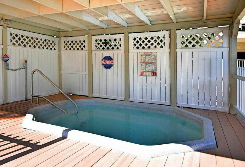 فندق على الطريق Super 8 By Wyndham Long Beach