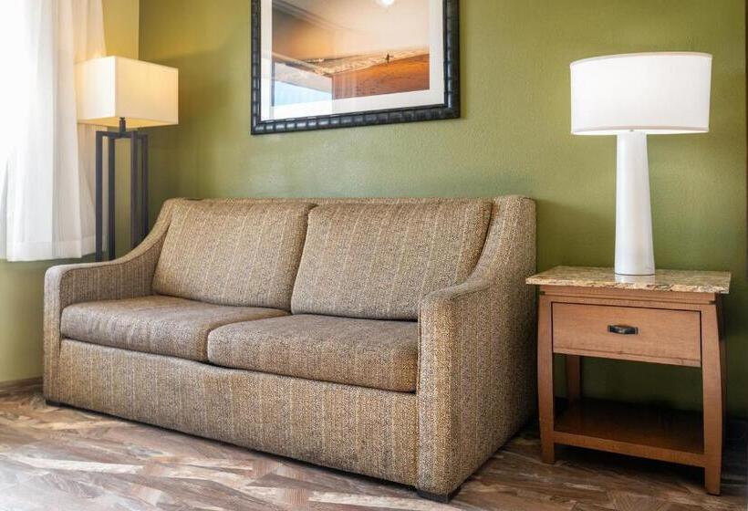 The Buena Park Hotel & Suites