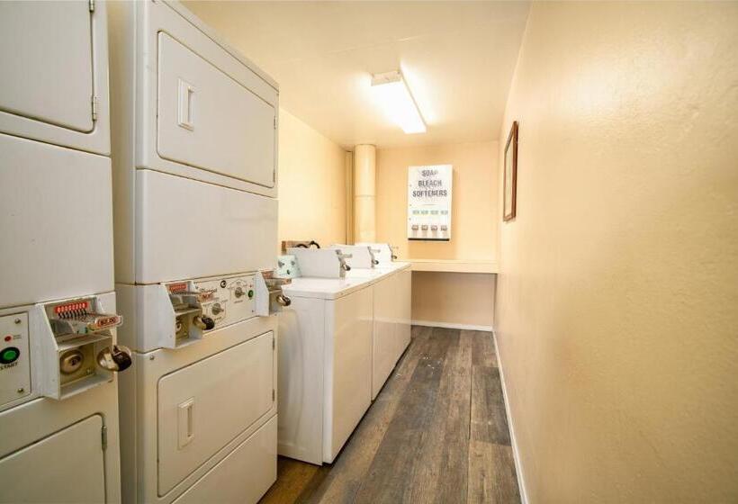 The Buena Park Hotel & Suites