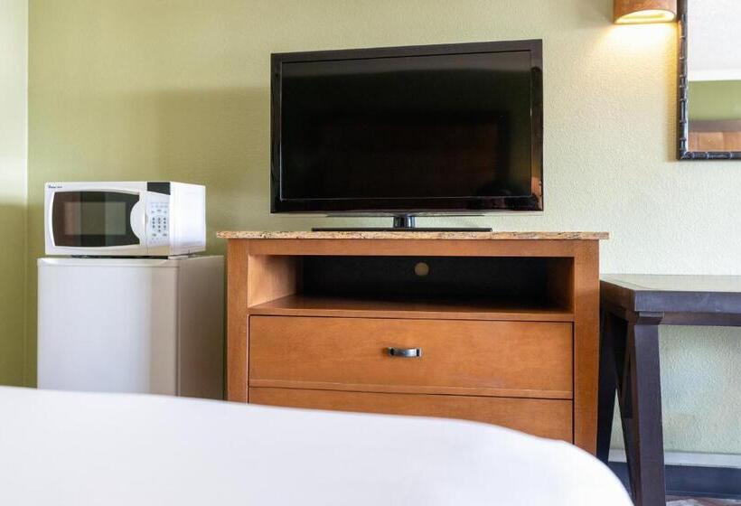 The Buena Park Hotel & Suites