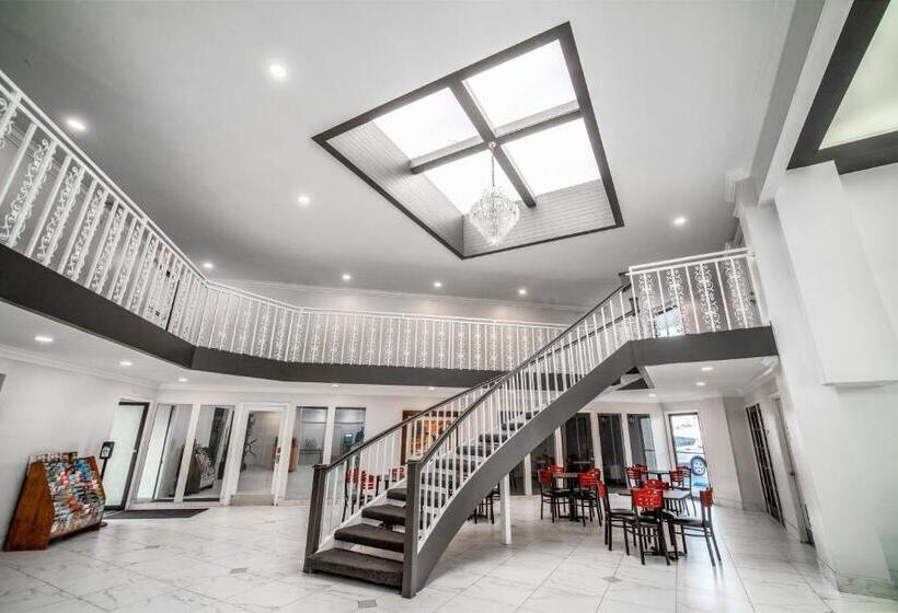 The Buena Park Hotel & Suites