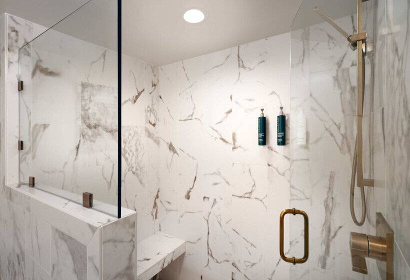 هتل Courtyard by Marriott San Diego Downtown Little Italy