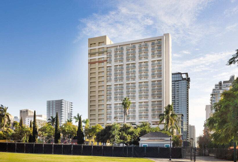 هتل Courtyard by Marriott San Diego Downtown Little Italy