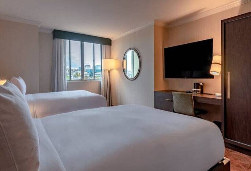 هتل Courtyard by Marriott San Diego Downtown Little Italy