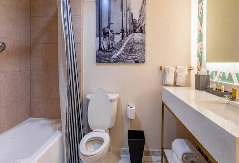 هتل Courtyard by Marriott San Diego Downtown Little Italy