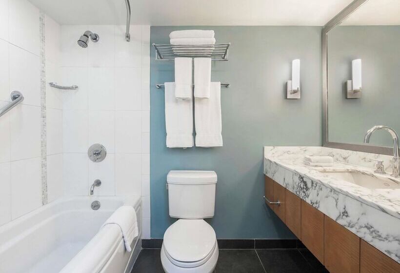 Ala Moana Hotel By Mantra