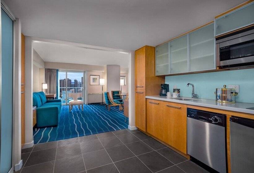 Ala Moana Hotel By Mantra